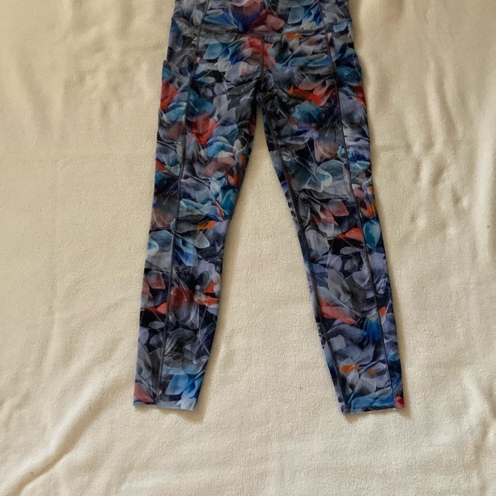 Lululemon Fast and Free Leggings. Size 8. 25”